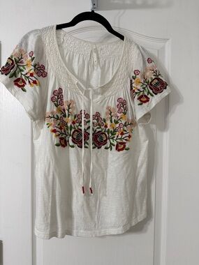 Anthropologie White Embroidered Floral Peasant Top